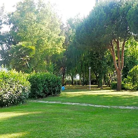With Swimming Pool In Luni Mare Szálloda Ortonovo