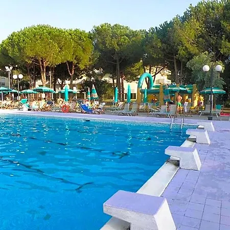 With Swimming Pool In Luni Mare Ortonovo
