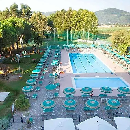With Swimming Pool In Luni Mare 3* Ortonovo